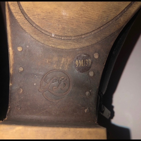 Lucky Basil Black Booties - Picture 3 of 8